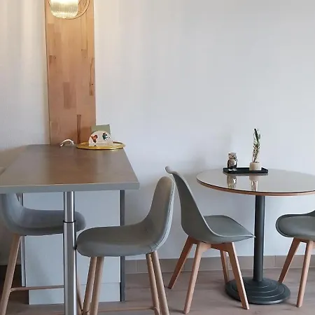 Joli Bord De 波尔尼克